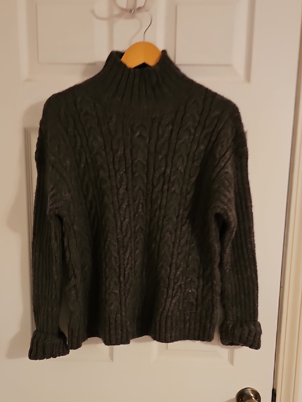 Indigenous Designs.  Hand Knit In Ecuador.  50% Alpaca Wool & 50% Sheep Wool.